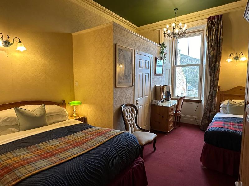 Double or Twin Room image 4