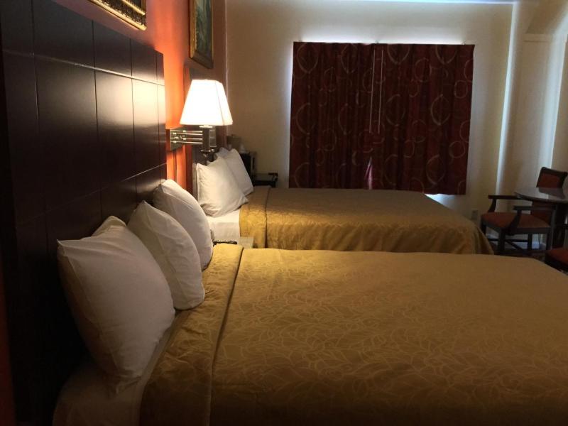 Deluxe Double Room with Two Double Beds - Non-Smoking image 1