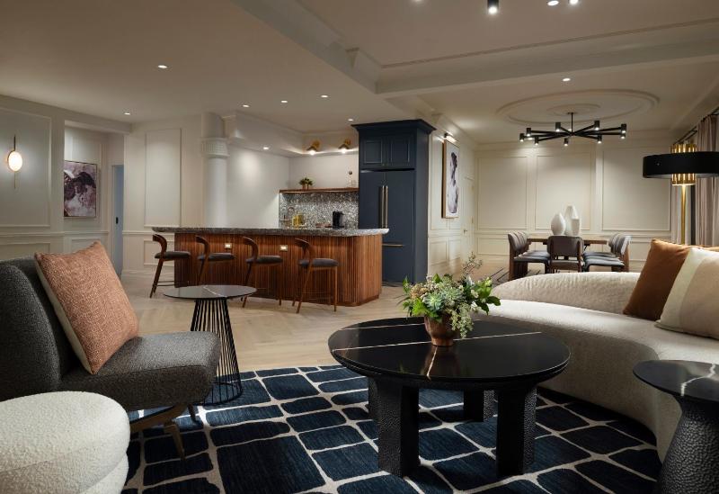 One-Bedroom King Suite image 2