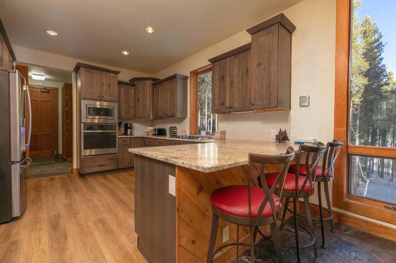 Grand Antler Lodge: Spacious Updated Sleeps 16 - image 31