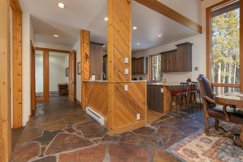 Grand Antler Lodge: Spacious Updated Sleeps 16 - image 13