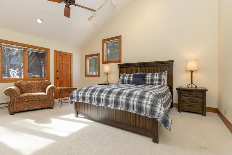 Grand Antler Lodge: Spacious Updated Sleeps 16 - image 12