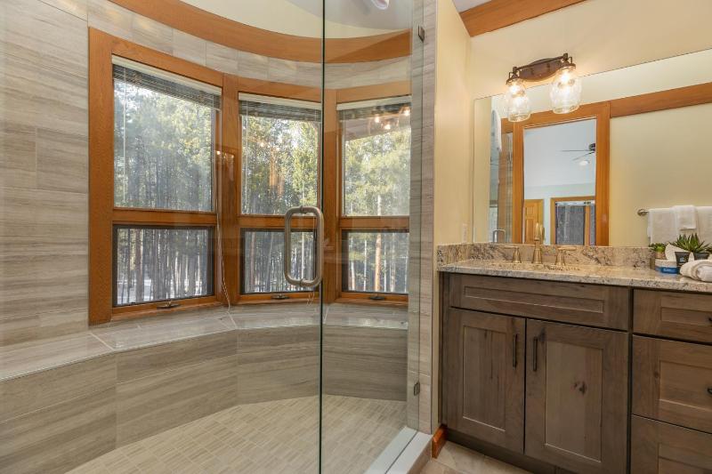 Grand Antler Lodge: Spacious Updated Sleeps 16 - image 34