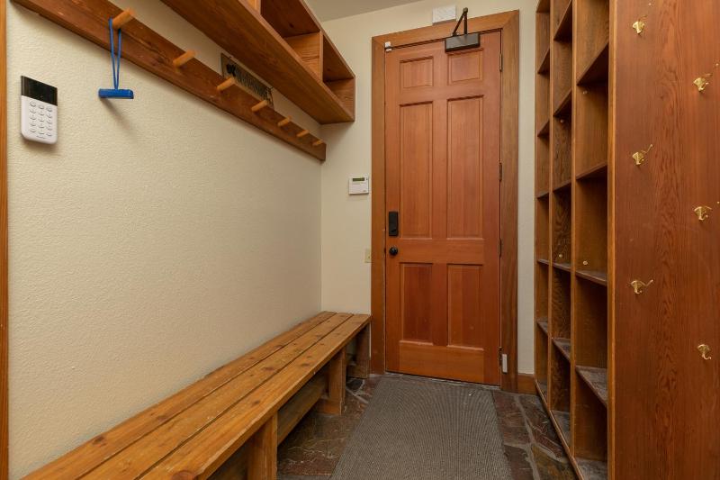 Grand Antler Lodge: Spacious Updated Sleeps 16 - image 37