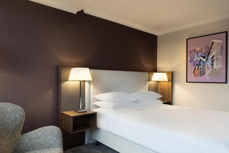 Deluxe Double Room - Renovated image 3