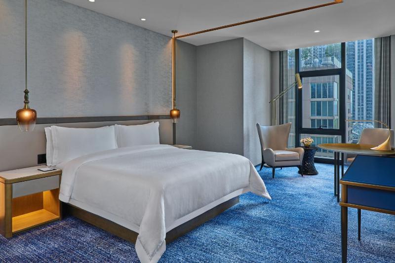 Superior King Room image 1