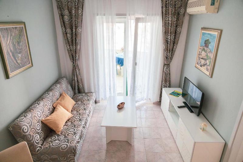 One-Bedroom Apartment with Balcony and Sea View image 1