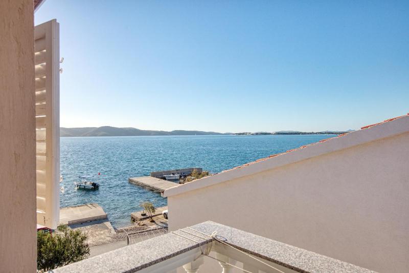 One-Bedroom Apartment with Terrace and Sea View image 2