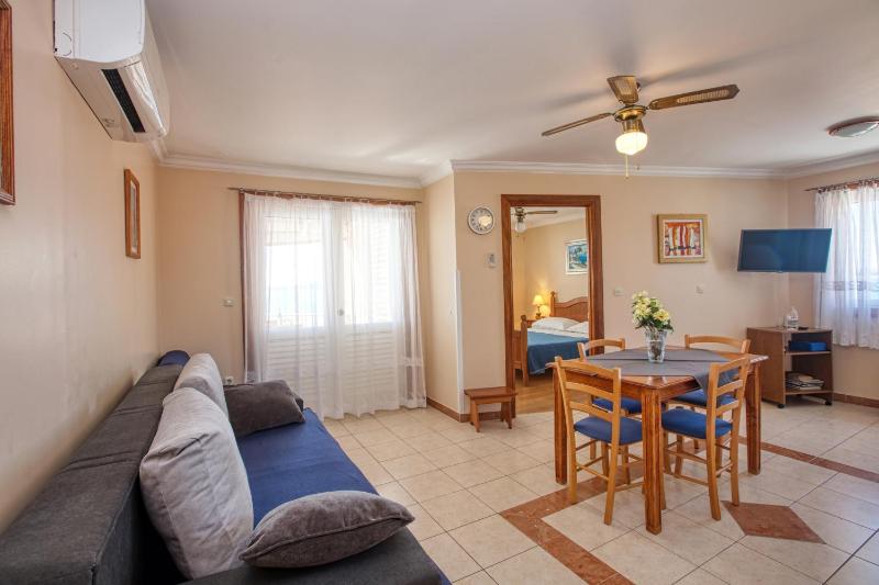 One-Bedroom Apartment with Terrace and Sea View image 1