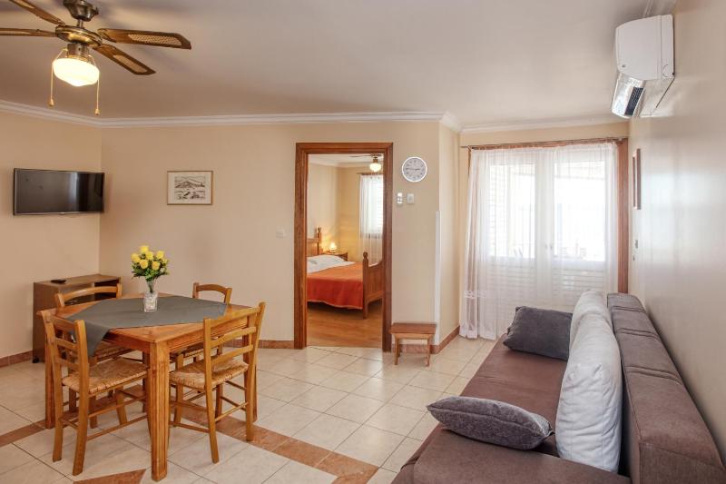 One-Bedroom Apartment with Terrace and Sea View image 1