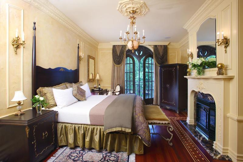 King Room image 3