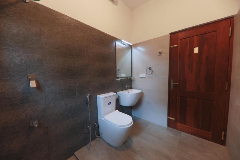Hikka Tulips Villa - image 3