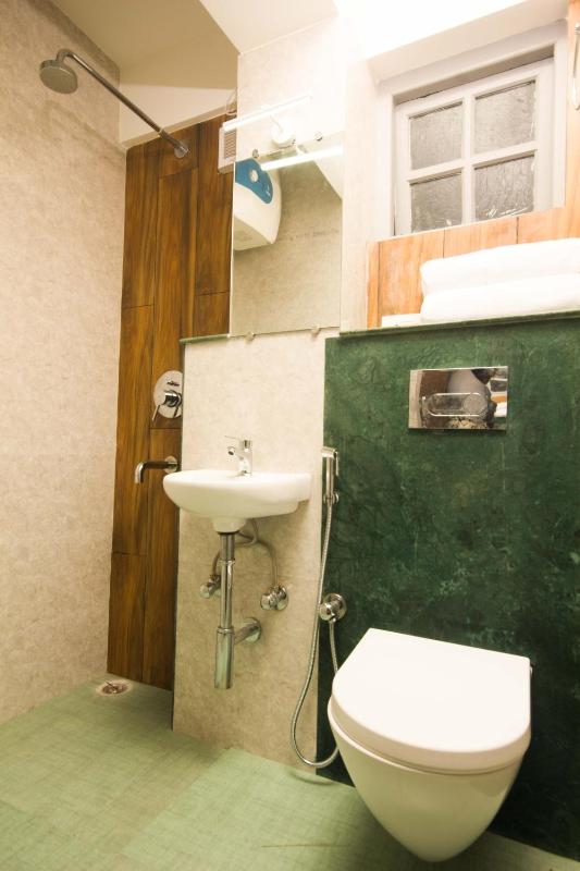 Bumblebee Bed & Breakfast - image 12