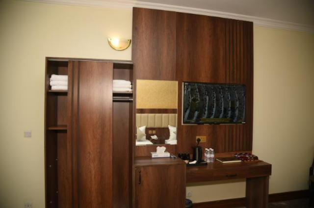 Double Room image 4