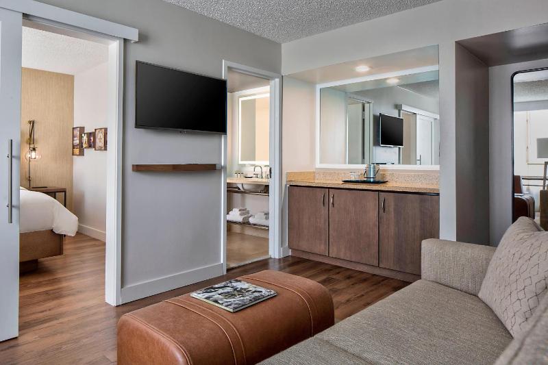 Sheraton Suites Market Center Dallas - image 24