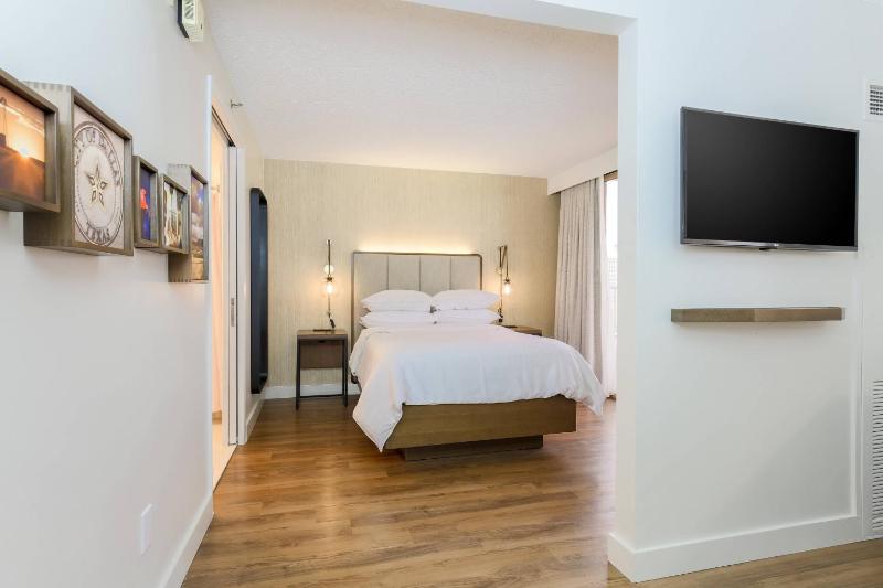Sheraton Suites Market Center Dallas - image 12