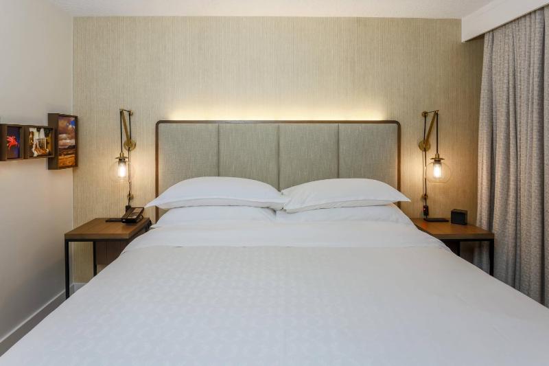 Sheraton Suites Market Center Dallas - image 3