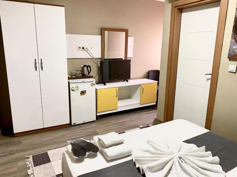 Deluxe Double Room image 3