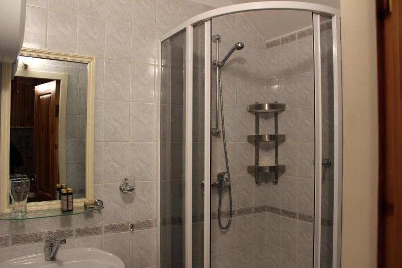 Five-Bedroom House image 2