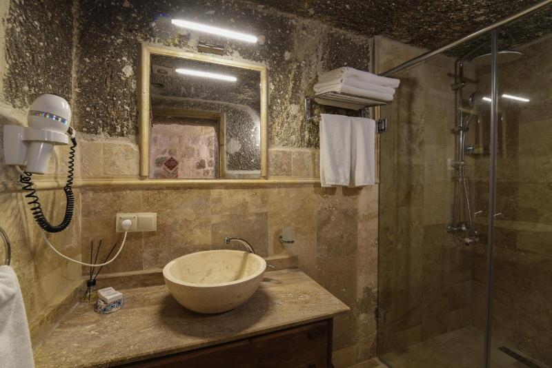Standard Triple Room image 2