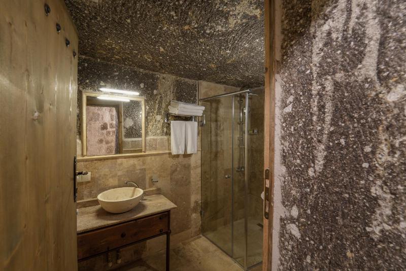 Standard Triple Room image 4