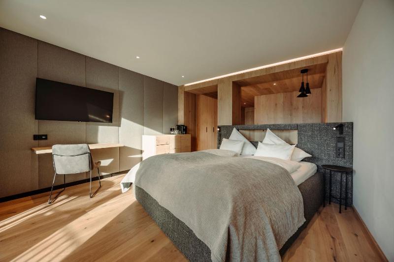 Superior Double Room image 3