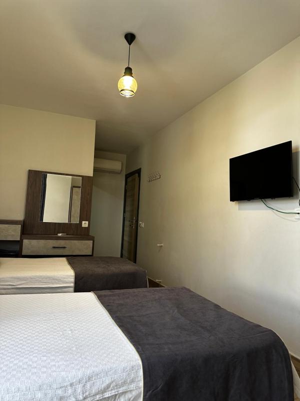 Deluxe Twin Room image 4