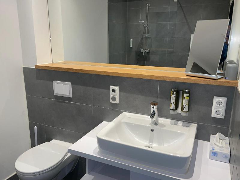 Standard Twin Room image 2