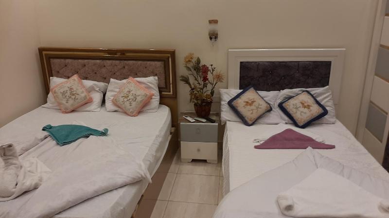 Deluxe Double Room image 3