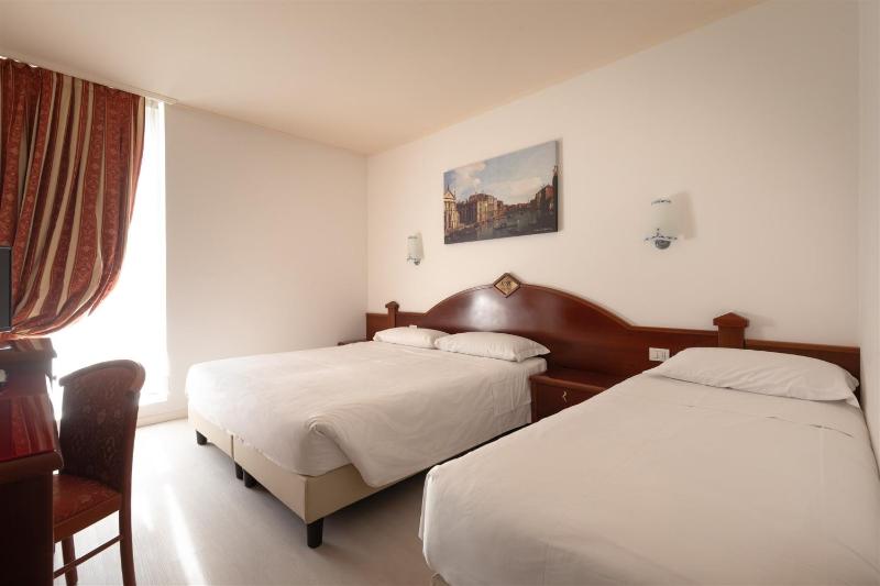 Triple Room image 4