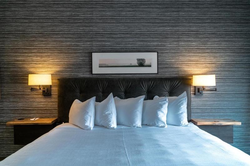 King Room image 3