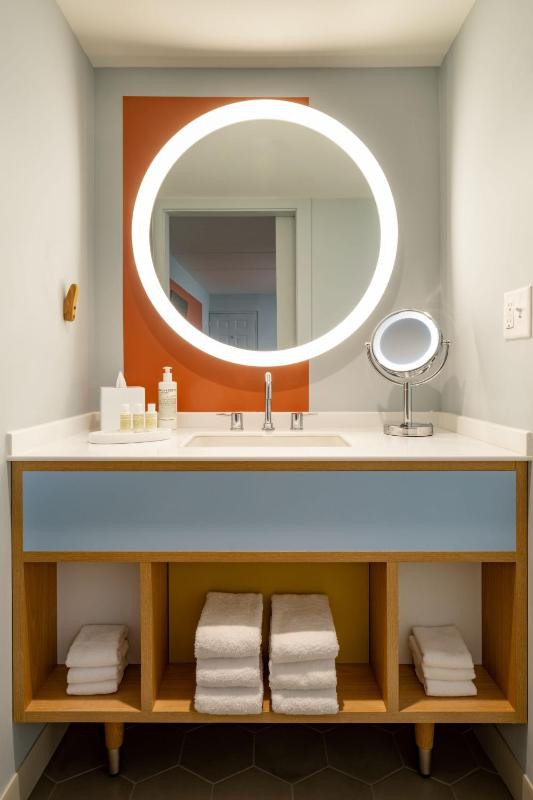 Standard 2 Queen image 2