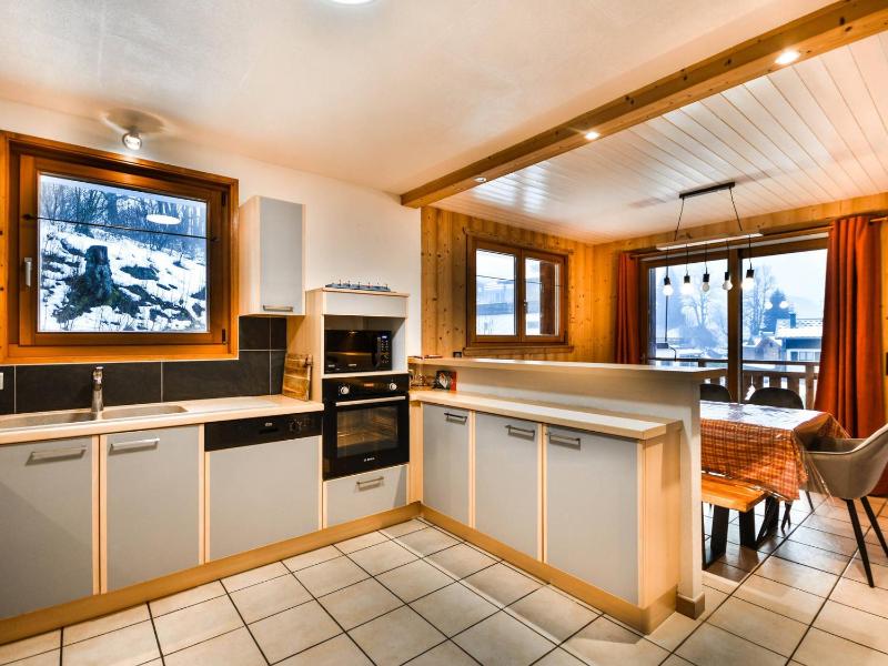 Chalet familial confortable 7 pers 800m des pistes terrasse parking WiFi équipements modernes - FR-1-685-77 - image 5