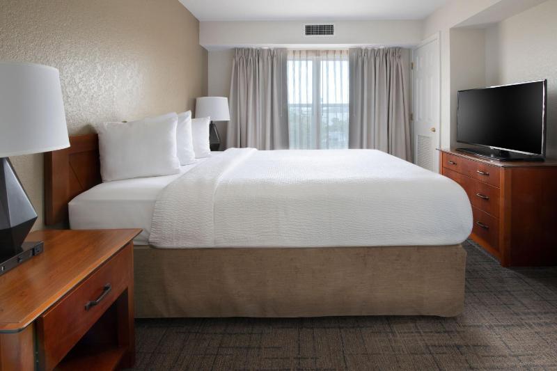 Two-Bedroom Suite image 3