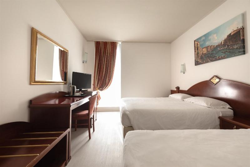 Triple Room image 3