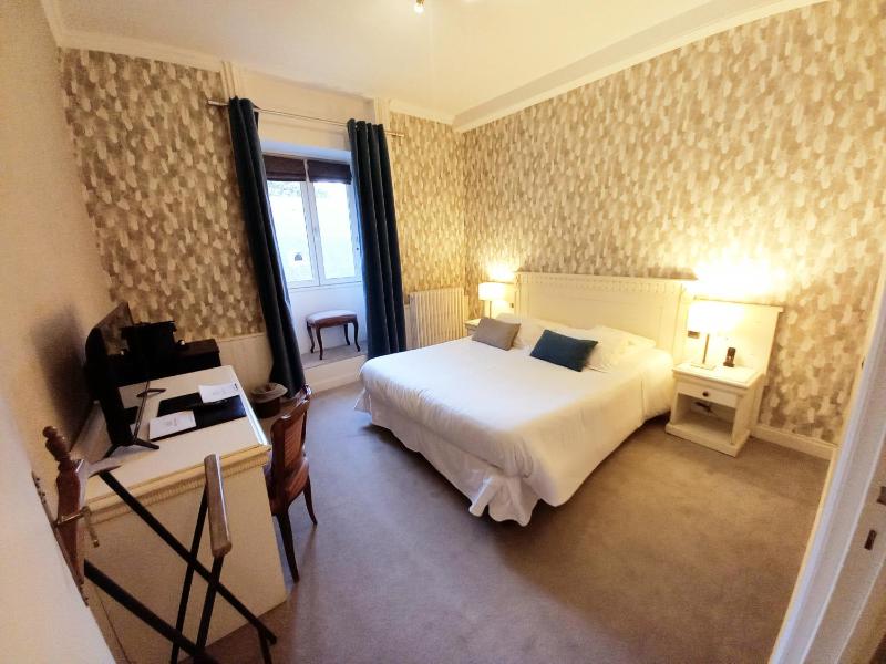 Classic Double Room image 1