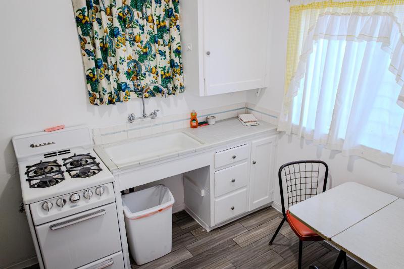 Large Double Room image 4