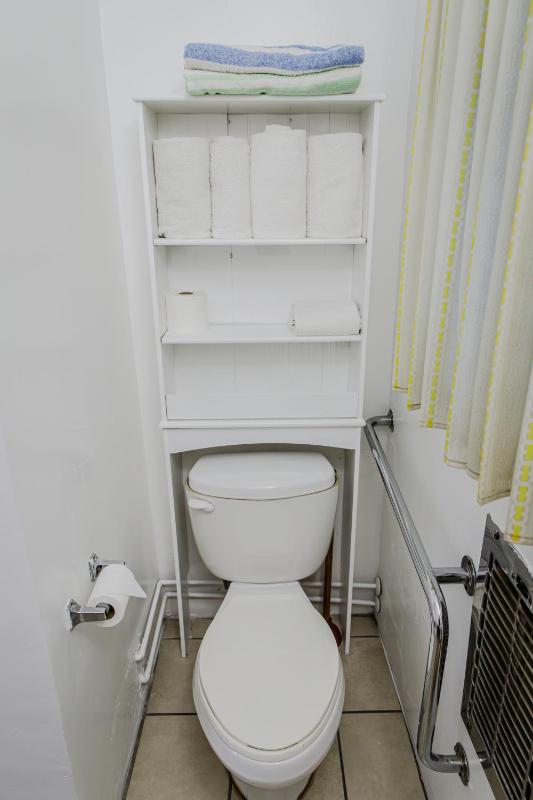 Large Double Room image 3