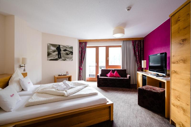 Family Suite with Balcony image 3