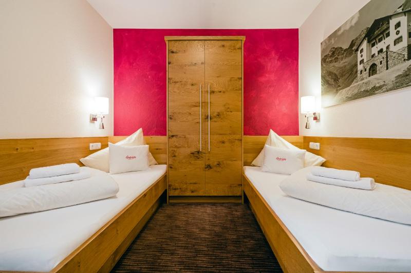 Family Suite with Balcony image 2