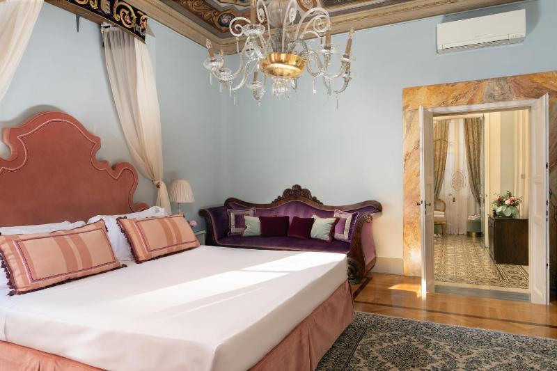 Imperial Suite image 3