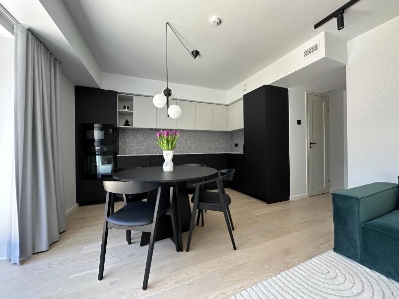 Brand New Apartments with Balcony and Free Parking - image 11