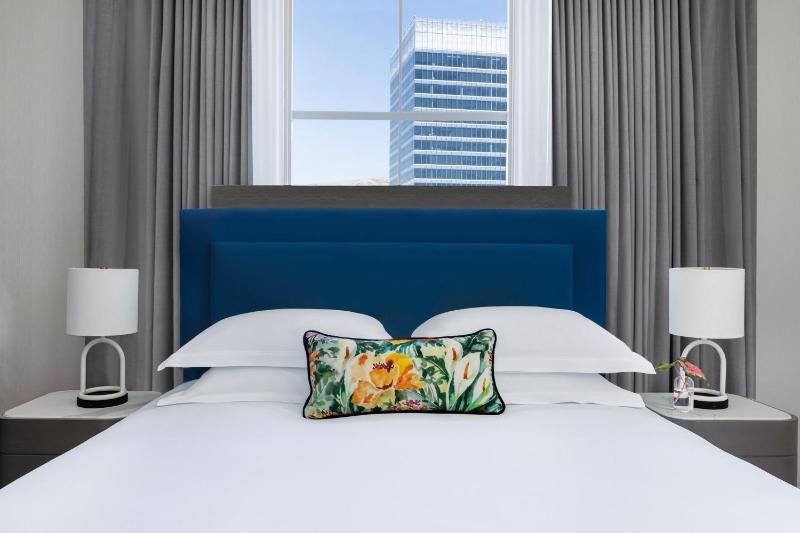 King Studio Suite - High Floor image 4