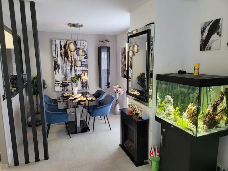 Appartement neuf moderne + parking, Genève Images
