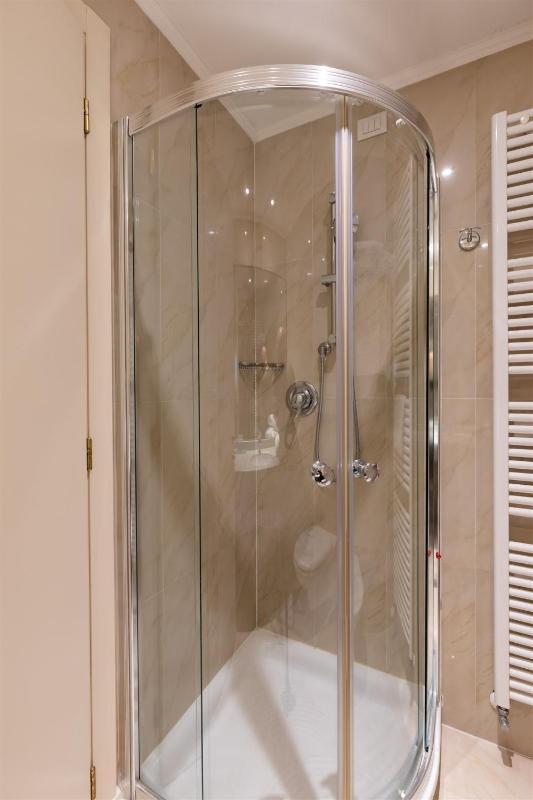 Deluxe Room image 1