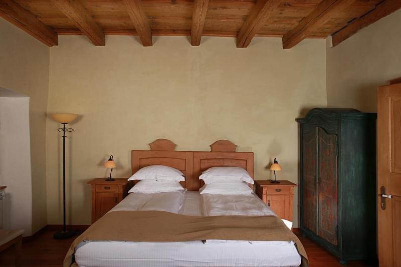 Standard Queen Room image 1