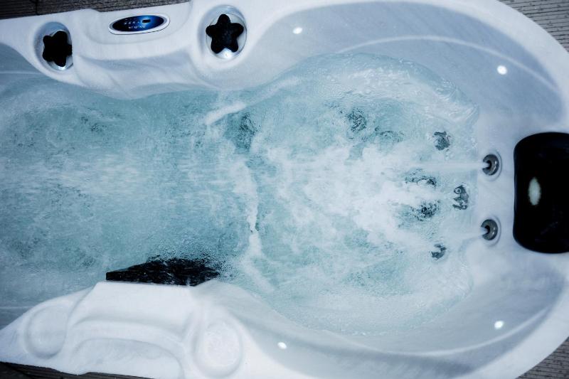 Room with Hydromassage - No View image 3