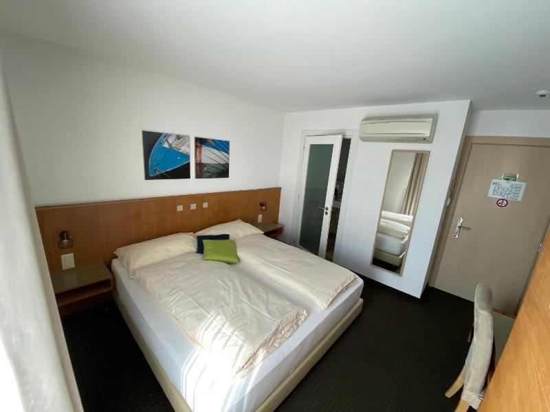 Economy Double Room image 1