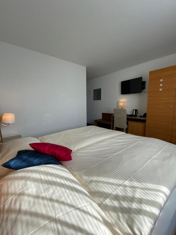 Business Double Room image 4