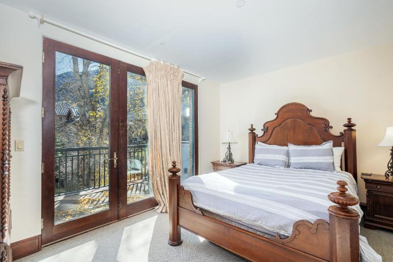 Breathtaking Ballard Views - image 12